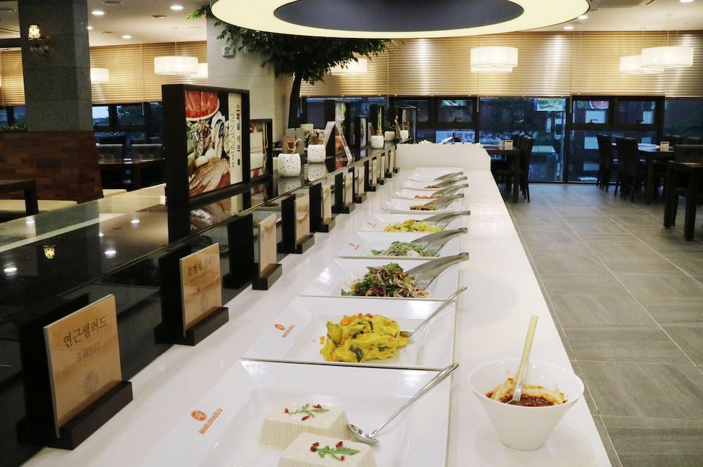 Seogwipo Js Hotel Bagian luar foto