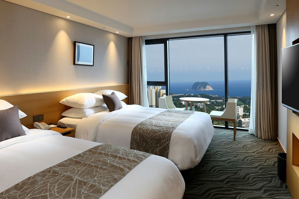Seogwipo Js Hotel Bagian luar foto