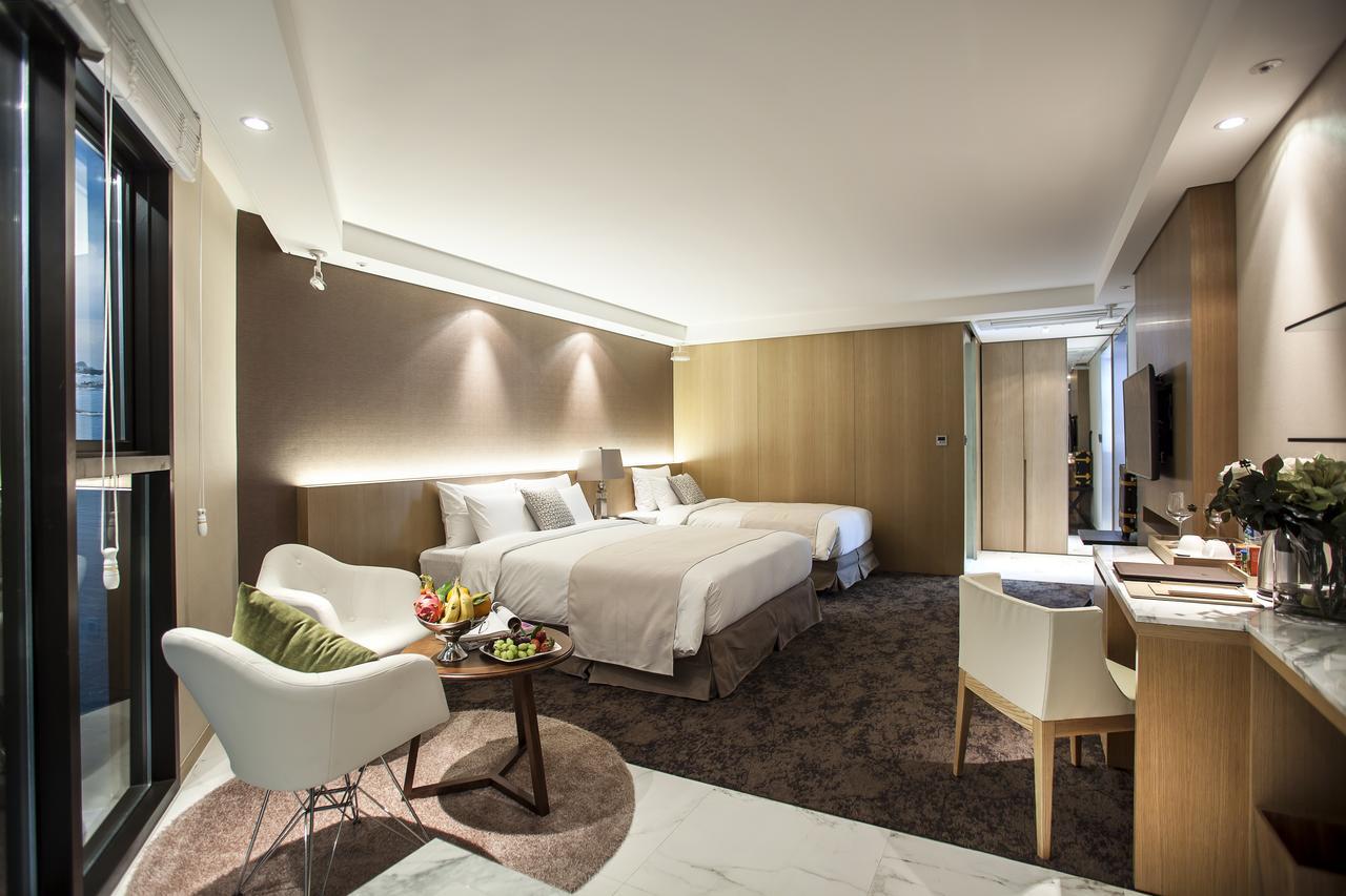 Seogwipo Js Hotel Bagian luar foto