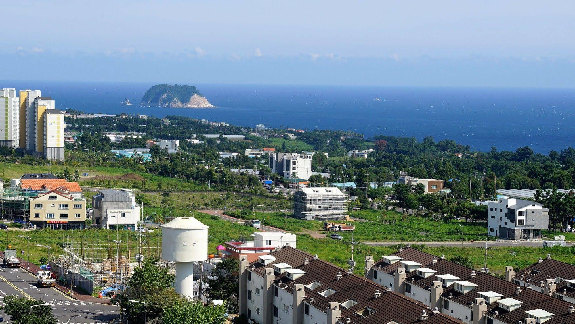 Seogwipo Js Hotel Bagian luar foto