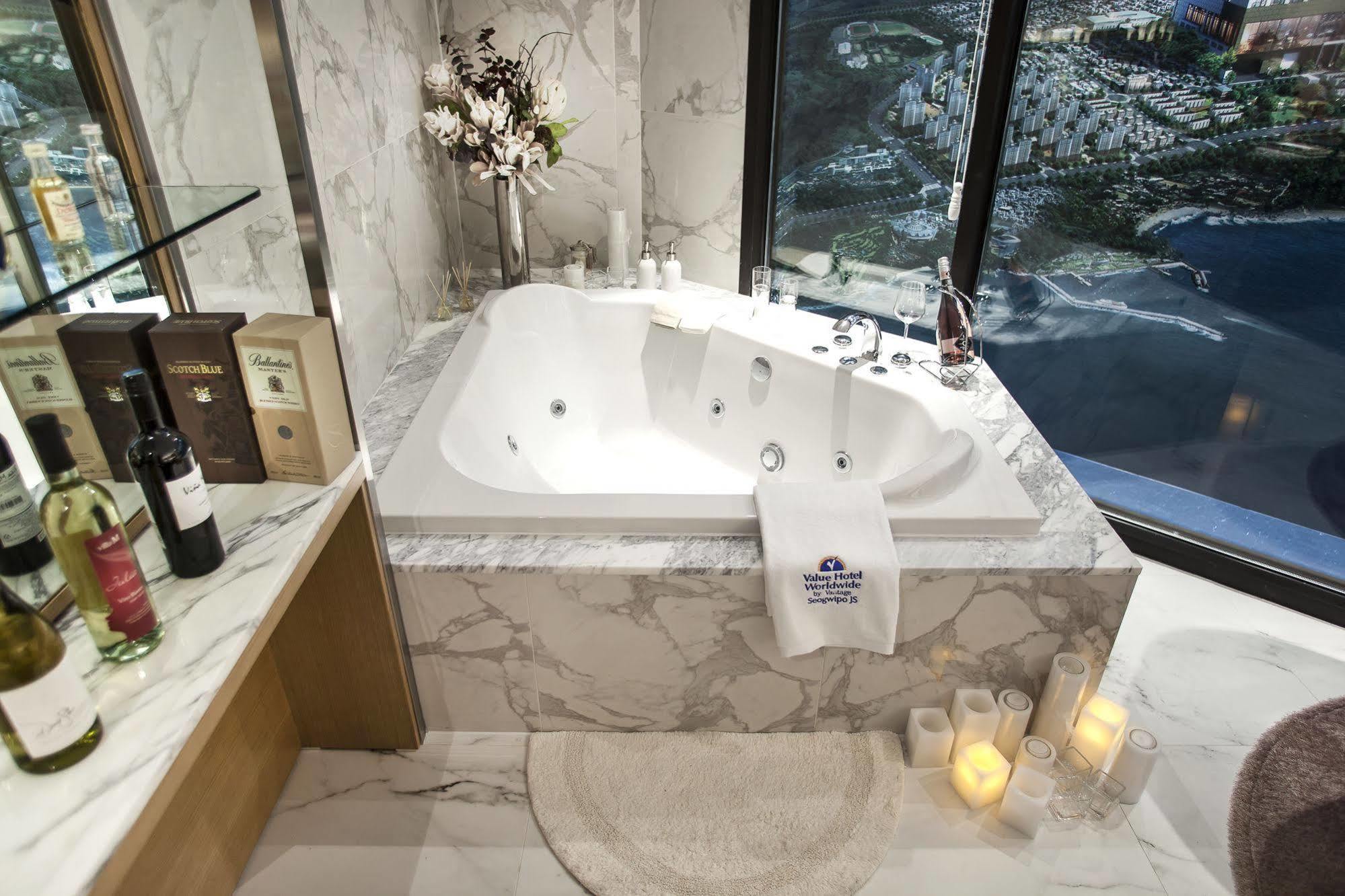 Seogwipo Js Hotel Bagian luar foto